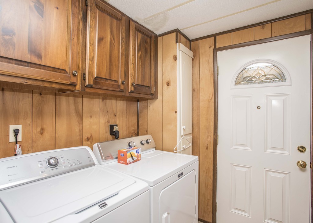 8 Betsy Ross Road Taunton, MA 02780 - Photo 5 of 23 Gallery Image 5