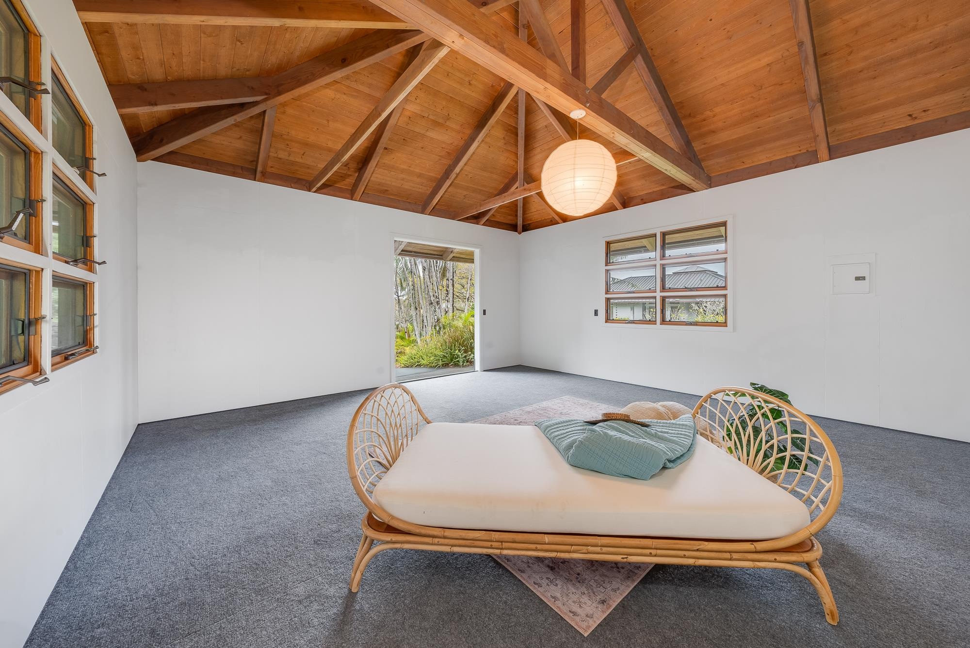 917 Hog Back Road Haiku, HI 96708 - Photo 28 of 30 a room with furniture and window