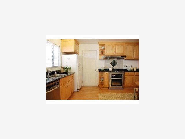 1583 Spring Street Mountain View, CA 94043 - Photo 4 of 9