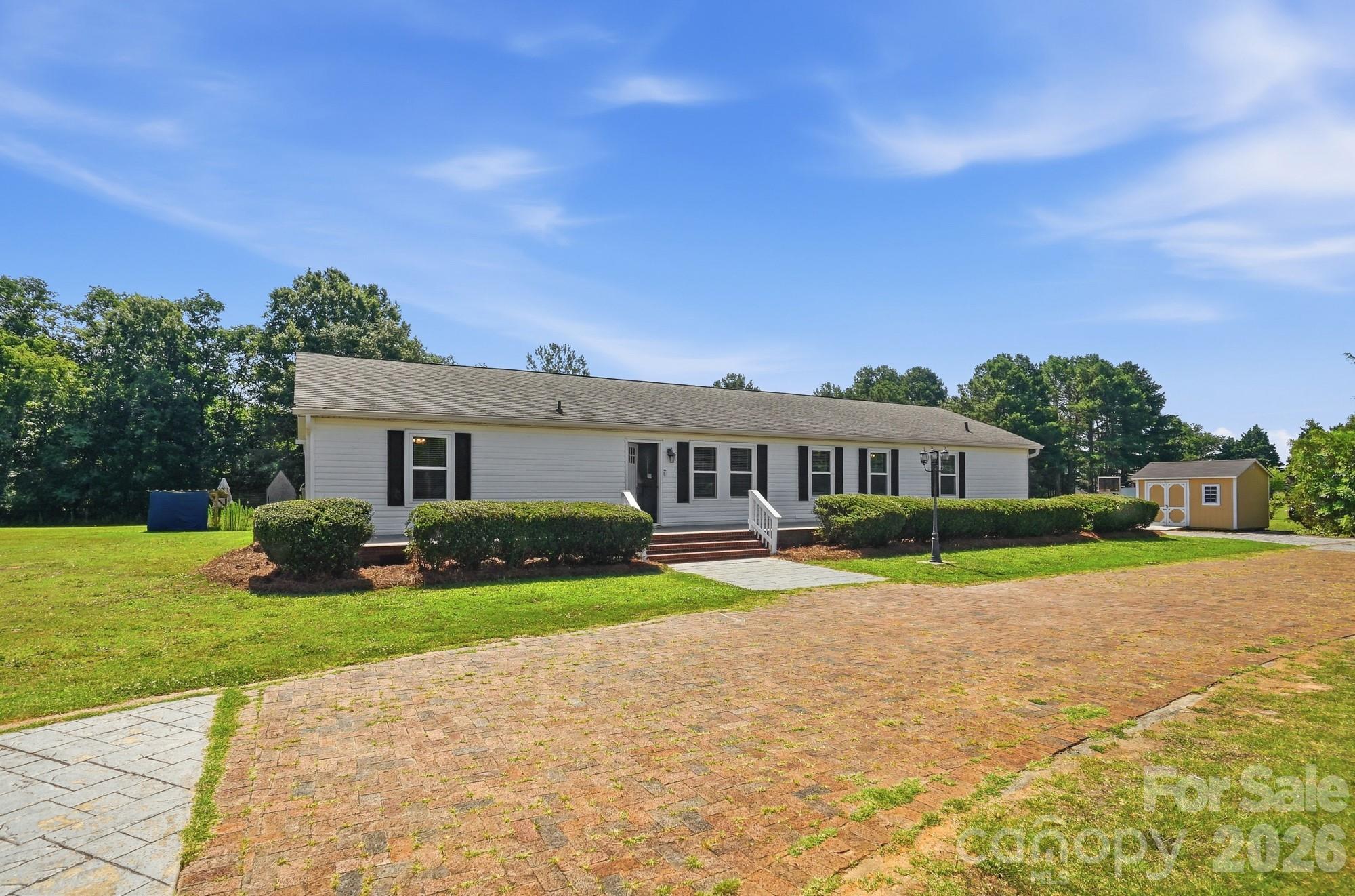 288 Farris Road Clover, SC 29710 - Photo 3 of 41