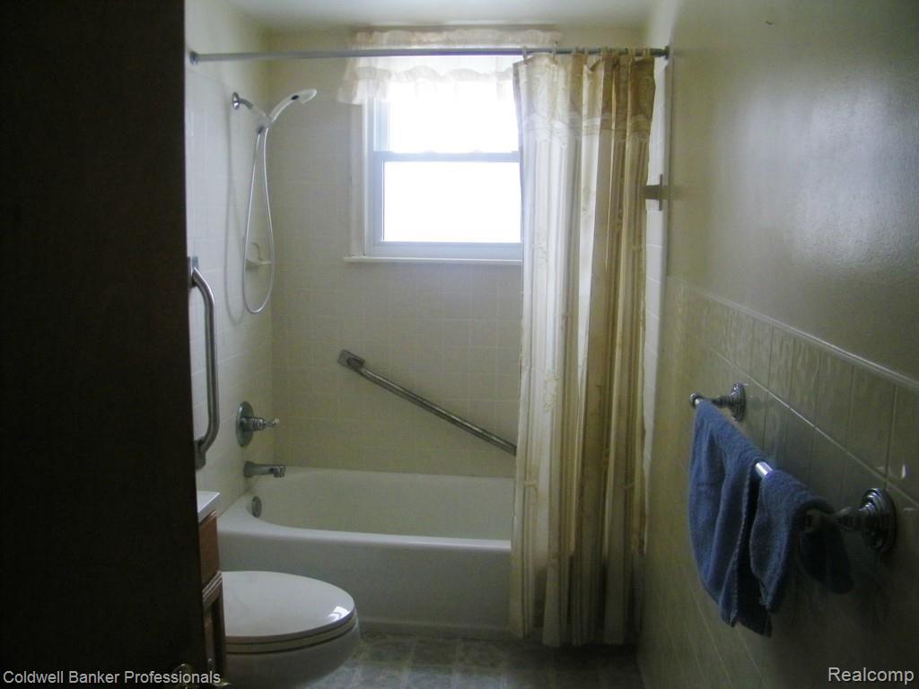 6895 Jefferson Road North Branch, MI 48461 - Photo 15 of 29 100_6314.jpg