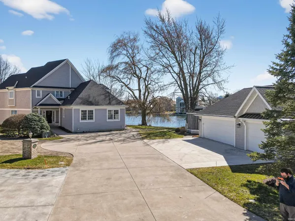 $1,890,000 | 102 North Front Street, Unit 3, Syracuse, IN 46567