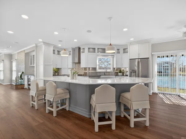 $1,690,000 | 102 North Front Street, Unit 3, Syracuse, IN 46567