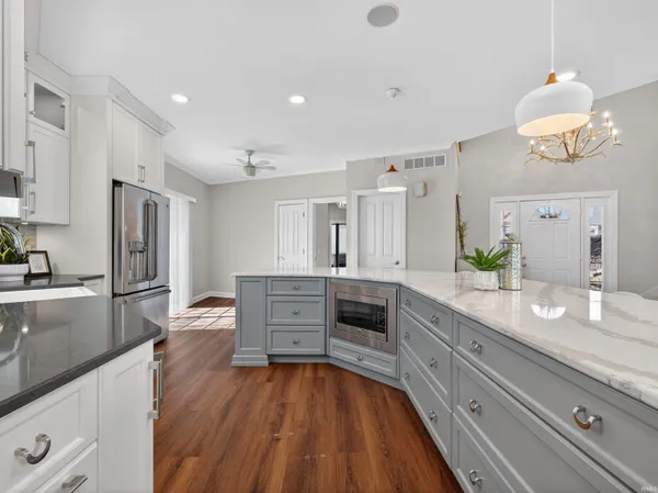 $1,690,000 | 102 North Front Street, Unit 3, Syracuse, IN 46567