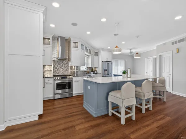 $1,690,000 | 102 North Front Street, Unit 3, Syracuse, IN 46567