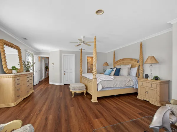 $1,690,000 | 102 North Front Street, Unit 3, Syracuse, IN 46567