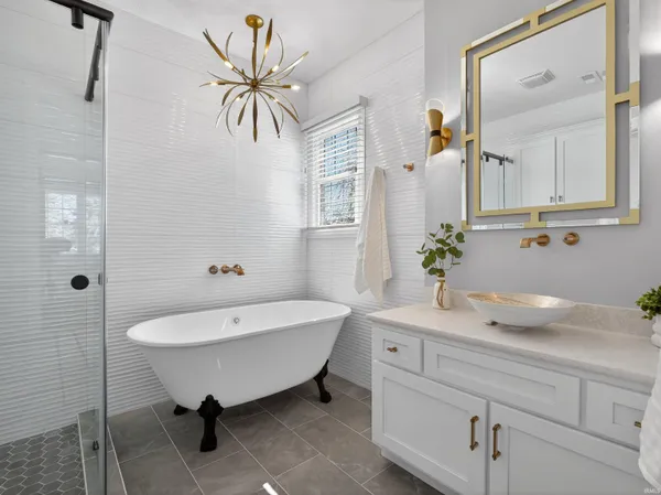 $1,690,000 | 102 North Front Street, Unit 3, Syracuse, IN 46567