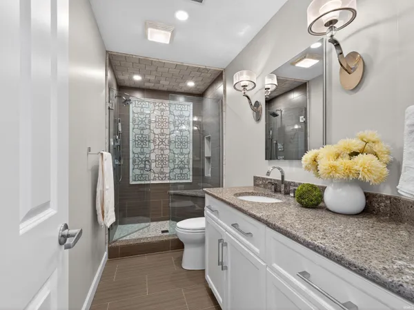 $1,690,000 | 102 North Front Street, Unit 3, Syracuse, IN 46567