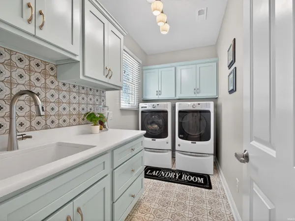 $1,690,000 | 102 North Front Street, Unit 3, Syracuse, IN 46567