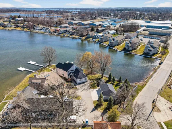 $1,690,000 | 102 North Front Street, Unit 3, Syracuse, IN 46567