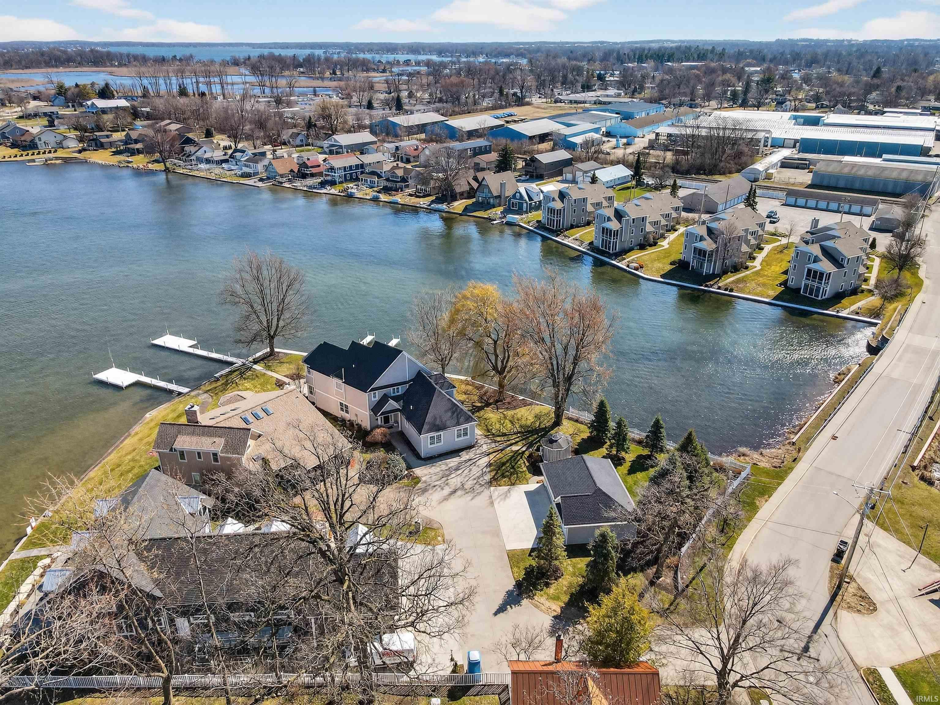 102 North Front Street, Unit 3 Syracuse, IN 46567 - Photo 3 of 36