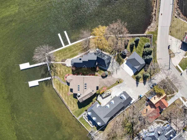 $1,690,000 | 102 North Front Street, Unit 3, Syracuse, IN 46567