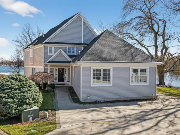 $1,690,000 | 102 North Front Street, Unit 3, Syracuse, IN 46567