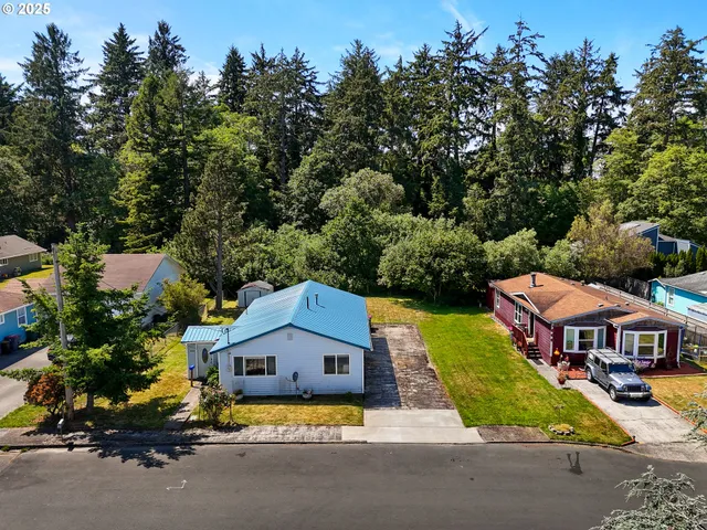 $325,000 | 125 Southwest Cedar Avenue, Warrenton, OR 97146