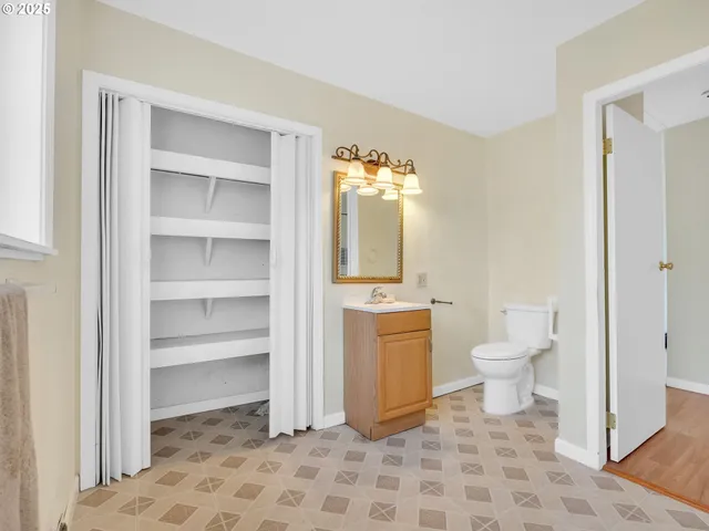 $325,000 | 125 Southwest Cedar Avenue, Warrenton, OR 97146