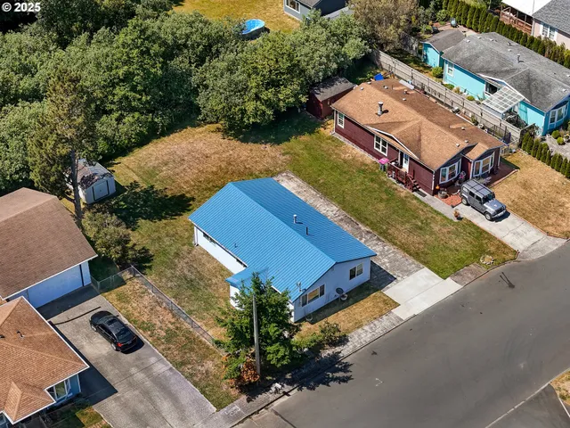 $325,000 | 125 Southwest Cedar Avenue, Warrenton, OR 97146