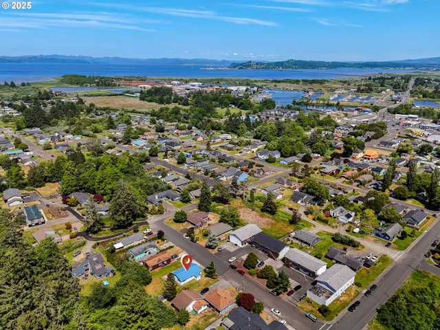 $325,000 | 125 Southwest Cedar Avenue, Warrenton, OR 97146