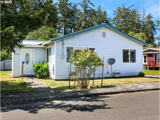 $325,000 | 125 Southwest Cedar Avenue, Warrenton, OR 97146
