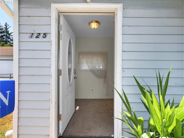 $325,000 | 125 Southwest Cedar Avenue, Warrenton, OR 97146