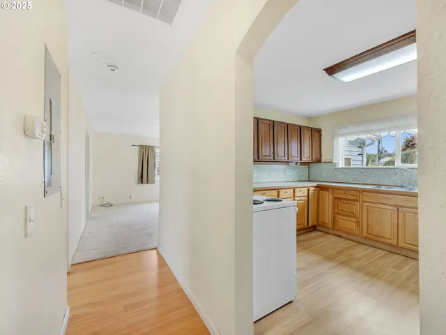 $325,000 | 125 Southwest Cedar Avenue, Warrenton, OR 97146