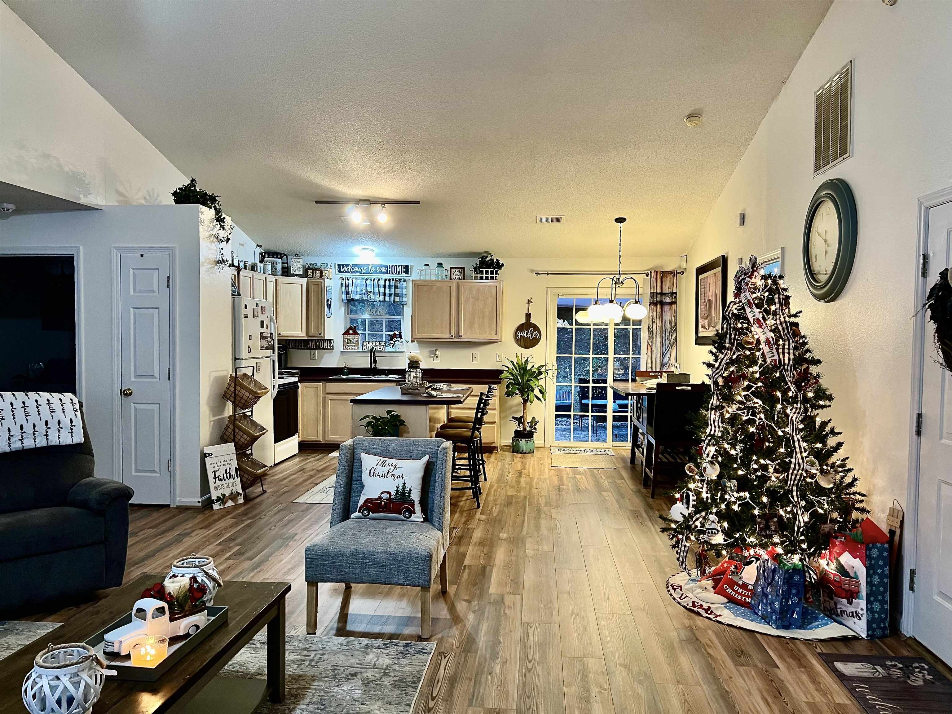 437 Pleasant Green Drive Inman, SC 29349 - Photo 4 of 17 Gallery Image 4