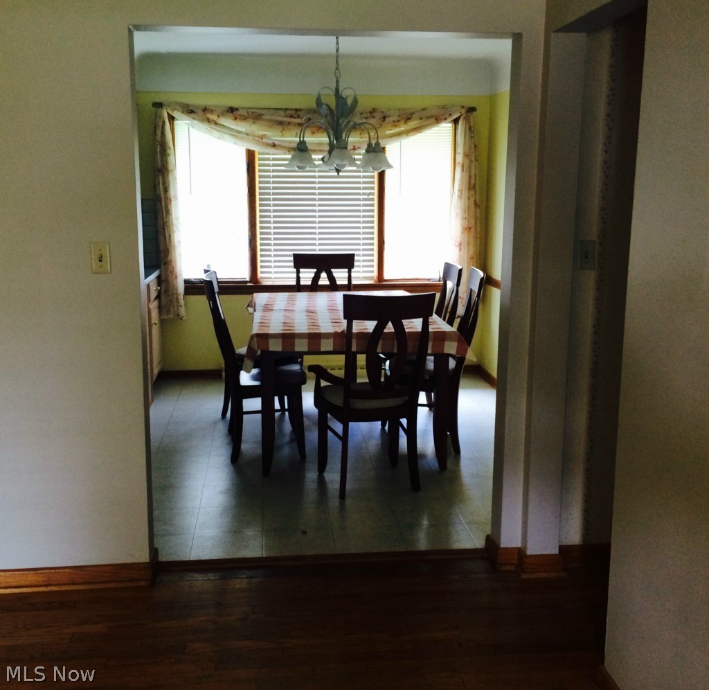 1580 South Meridian Road Austintown, OH 44511 - Photo 16 of 22 large picture window and nice light fixtures in dinette
