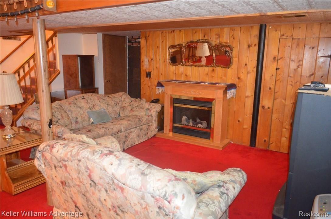 1387 South Gulley Road Dearborn, MI 48124 - Photo 29 of 32 LL Living Area.jpg