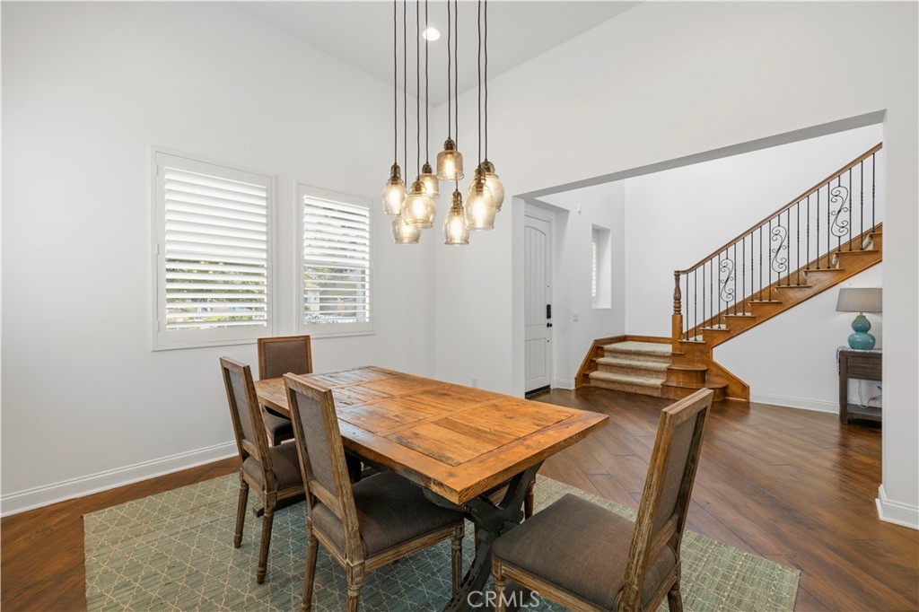 24949 Old Stone Way Stevenson Ranch, CA 91381 - Photo 12 of 111