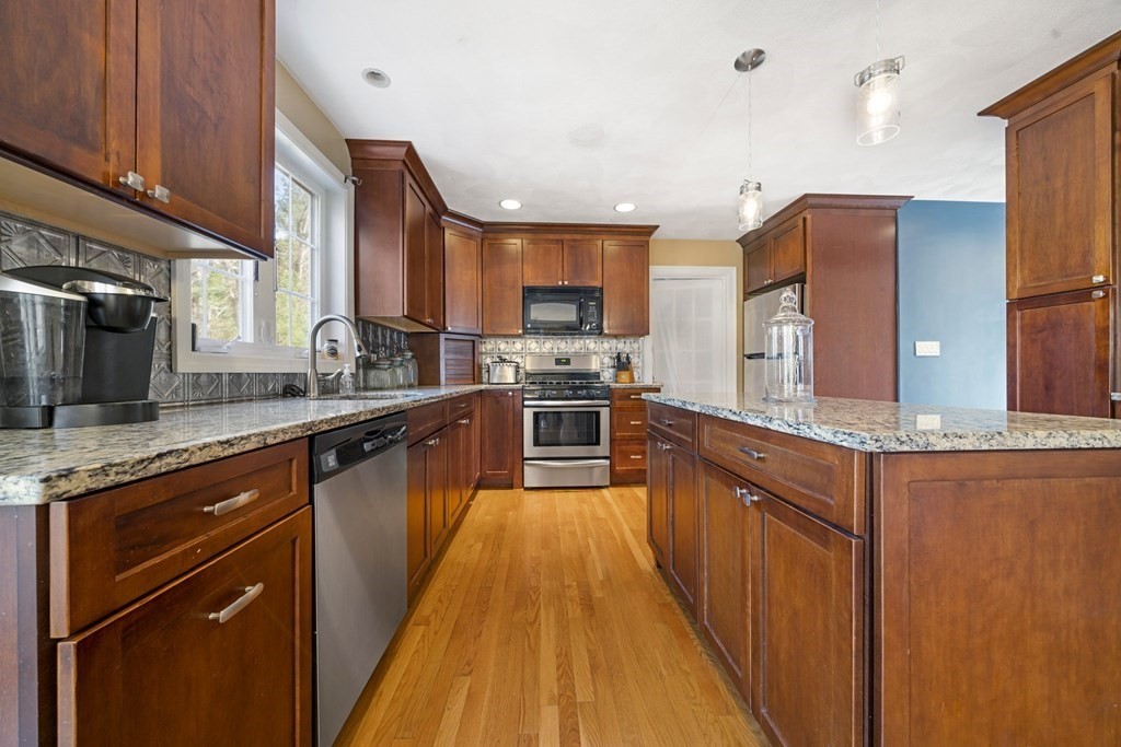 25 Simonds Farm Road Billerica, MA 01862 - Photo 9 of 36 Gallery Image 9