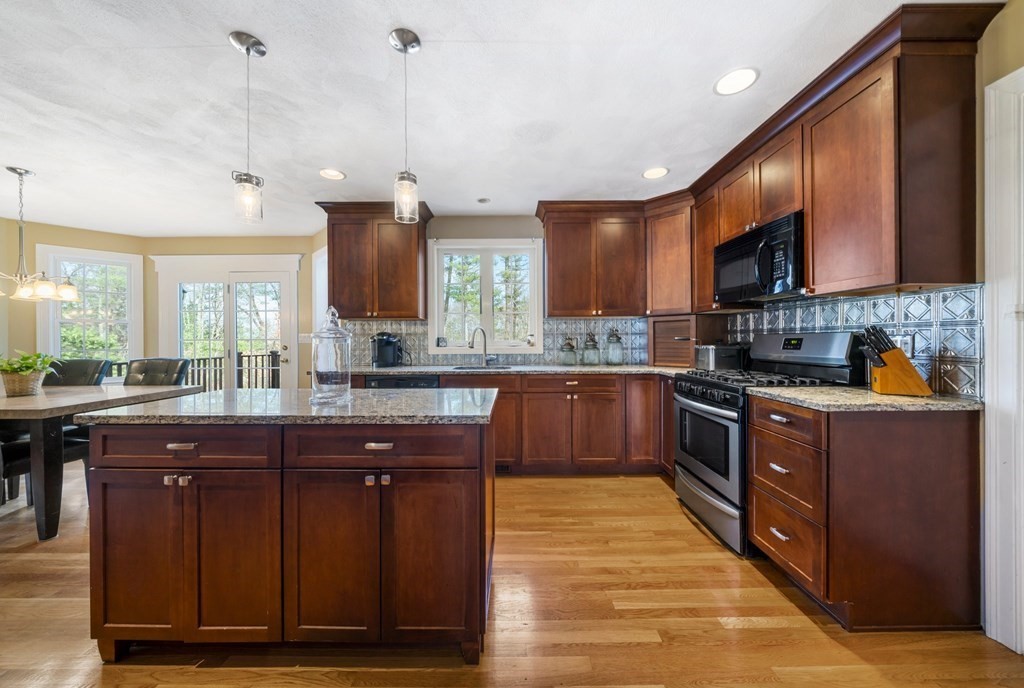25 Simonds Farm Road Billerica, MA 01862 - Photo 10 of 36 Gallery Image 10