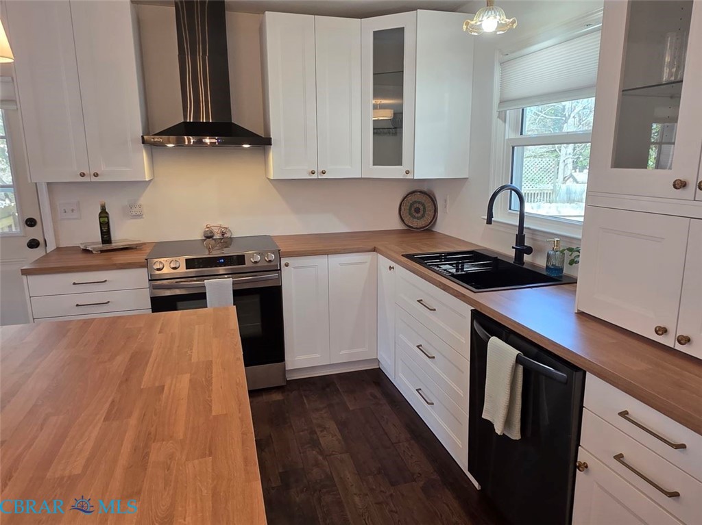 1399 Mercer Road Gloucester Point, VA 23062 - Photo 6 of 24