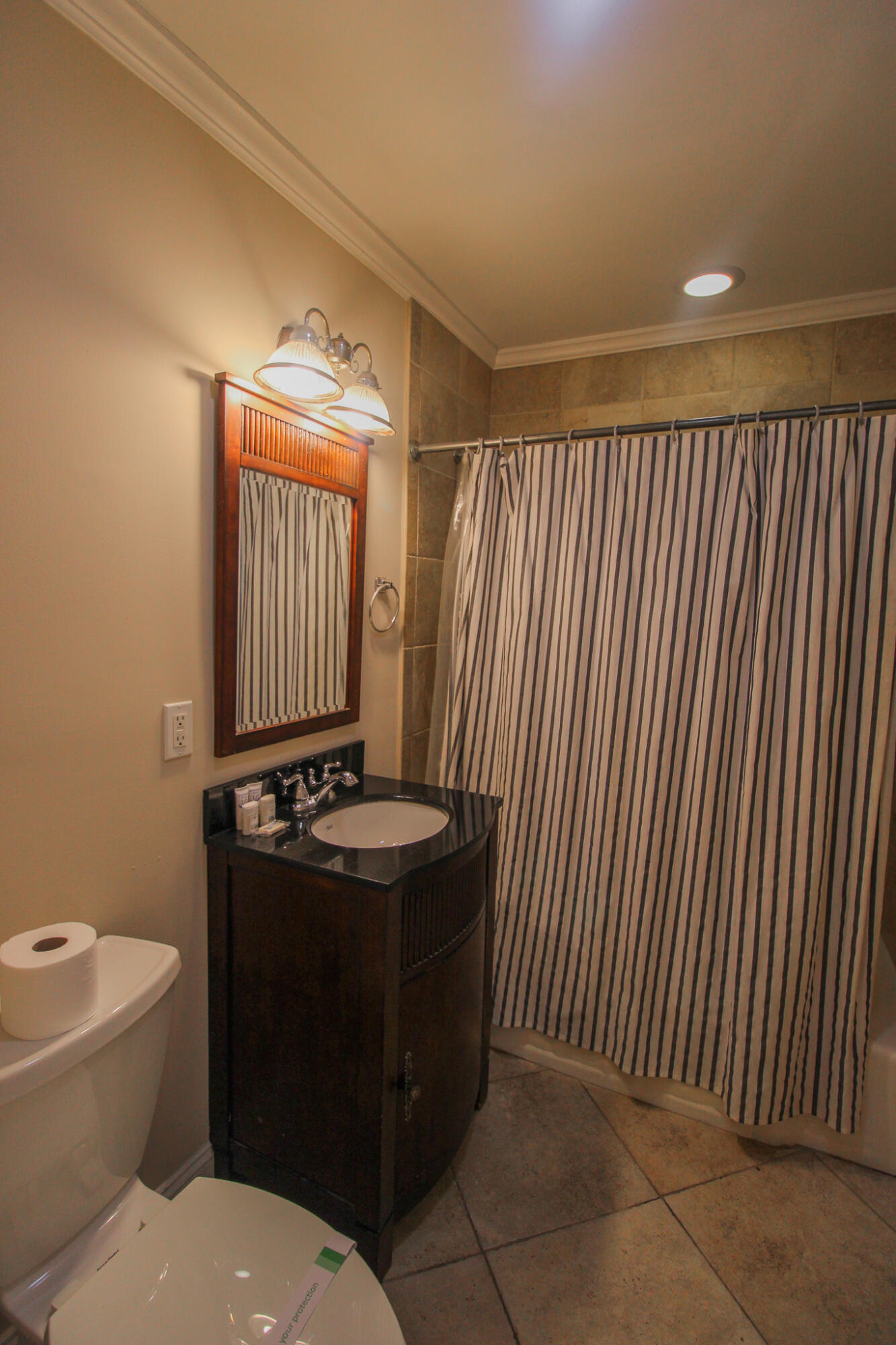 180 Line Street, Unit C Charleston, SC 29403 - Photo 9 of 14 0D03D9EE-C7F3-4164-B3D1-BEABD2797992