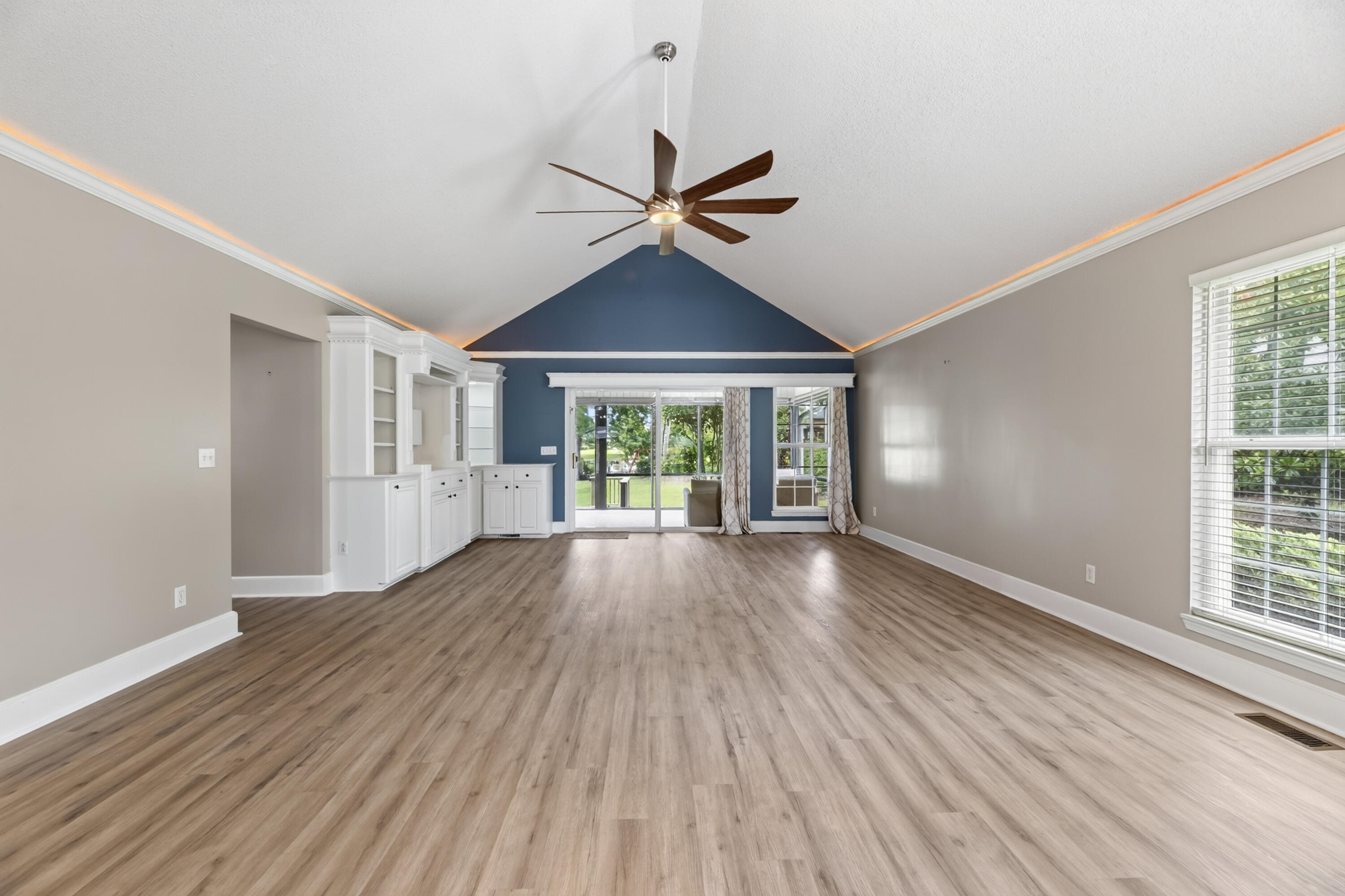18 Ridge Lake Drive Manning, SC 29102 - Photo 13 of 78 GREAT ROOM