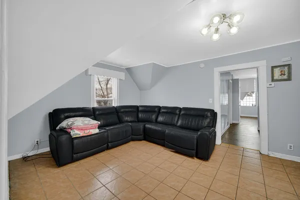 $279,900 | 922 Summer Street, Hammond, IN 46320