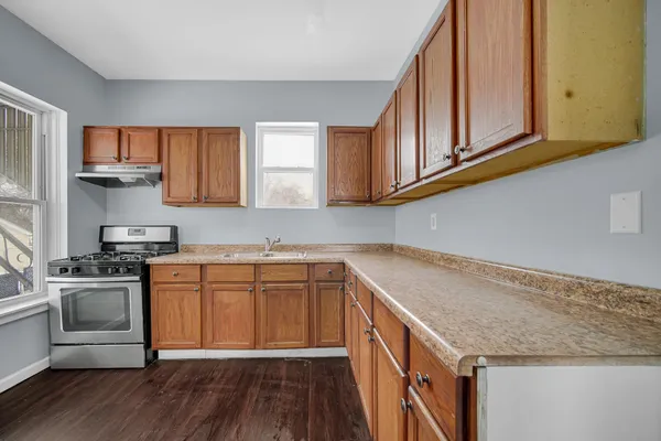 $279,900 | 922 Summer Street, Hammond, IN 46320