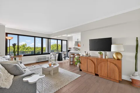 $345,000 | 3601 Wisconsin Avenue Northwest, Unit 603, Washington, DC 20016
