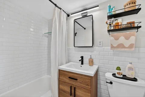 $345,000 | 3601 Wisconsin Avenue Northwest, Unit 603, Washington, DC 20016