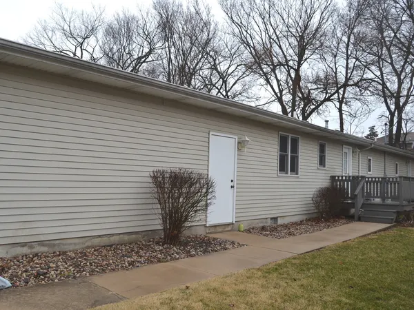 $1,325 | 208 Nebraska Street, Unit A, Ottawa, IL 61350