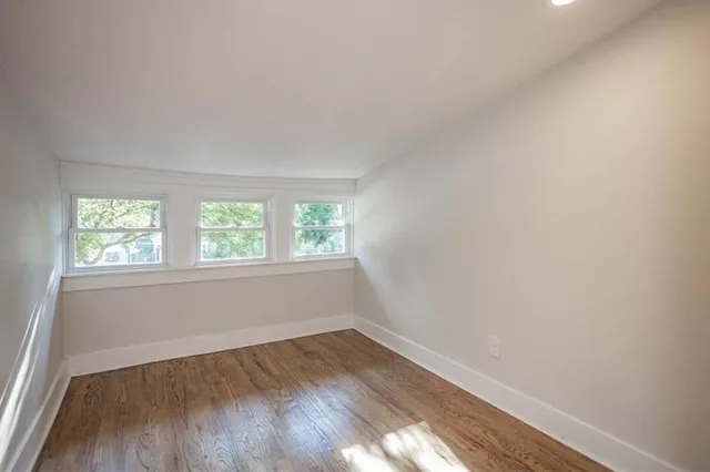 $324,900 | 4764 Mission Road, Roeland Park, KS 66205