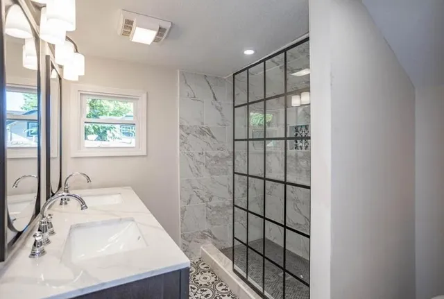 $324,900 | 4764 Mission Road, Roeland Park, KS 66205