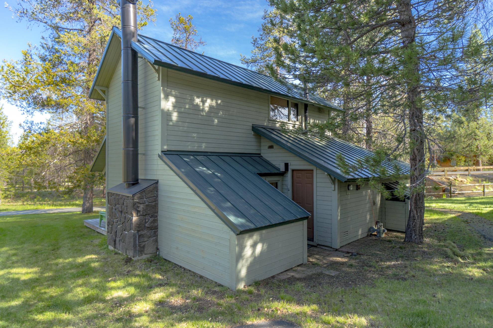 57581 Ranch Cabin Road, Unit 5 Sunriver, OR 97707 - Photo 1 of 31 batch_5RanchCabin-001
