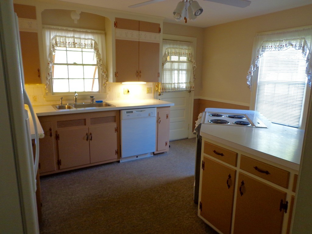 12 Merriwether Road Worcester, MA 01602 - Photo 11 of 30 Gallery Image 11