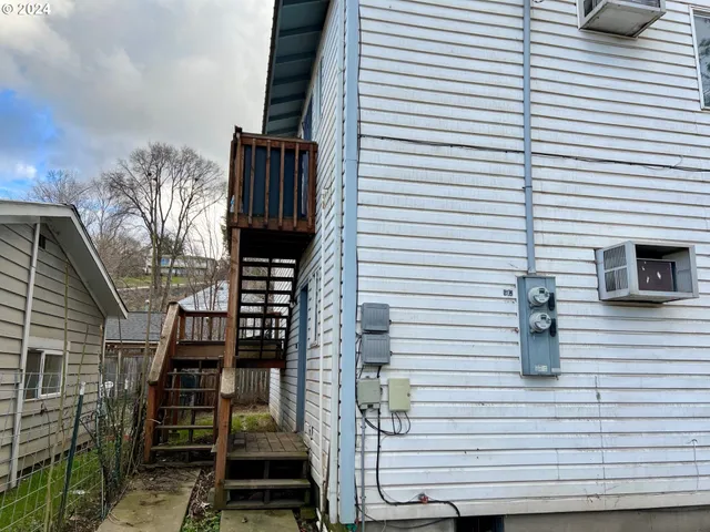 $255,000 | 610-612 Southwest Goodwin Avenue, Pendleton, OR 97801