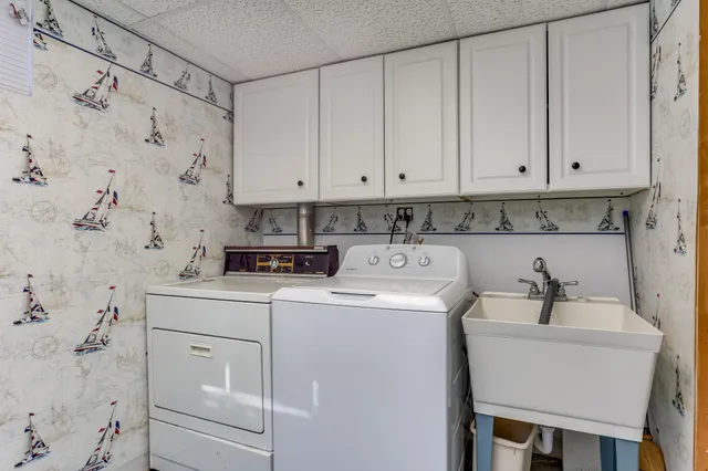 $2,495 | 2331 West Medicine Lake Drive, Plymouth, MN 55441