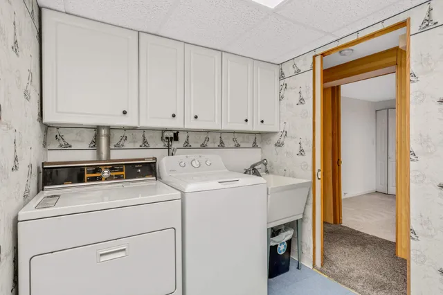 $2,495 | 2331 West Medicine Lake Drive, Plymouth, MN 55441