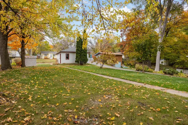 $2,495 | 2331 West Medicine Lake Drive, Plymouth, MN 55441