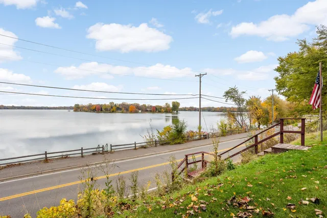 $2,495 | 2331 West Medicine Lake Drive, Plymouth, MN 55441