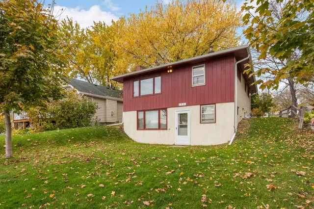 $2,495 | 2331 West Medicine Lake Drive, Plymouth, MN 55441