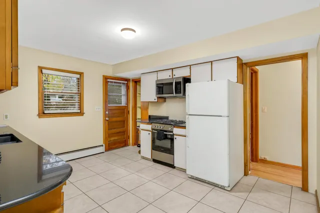 $2,495 | 2331 West Medicine Lake Drive, Plymouth, MN 55441