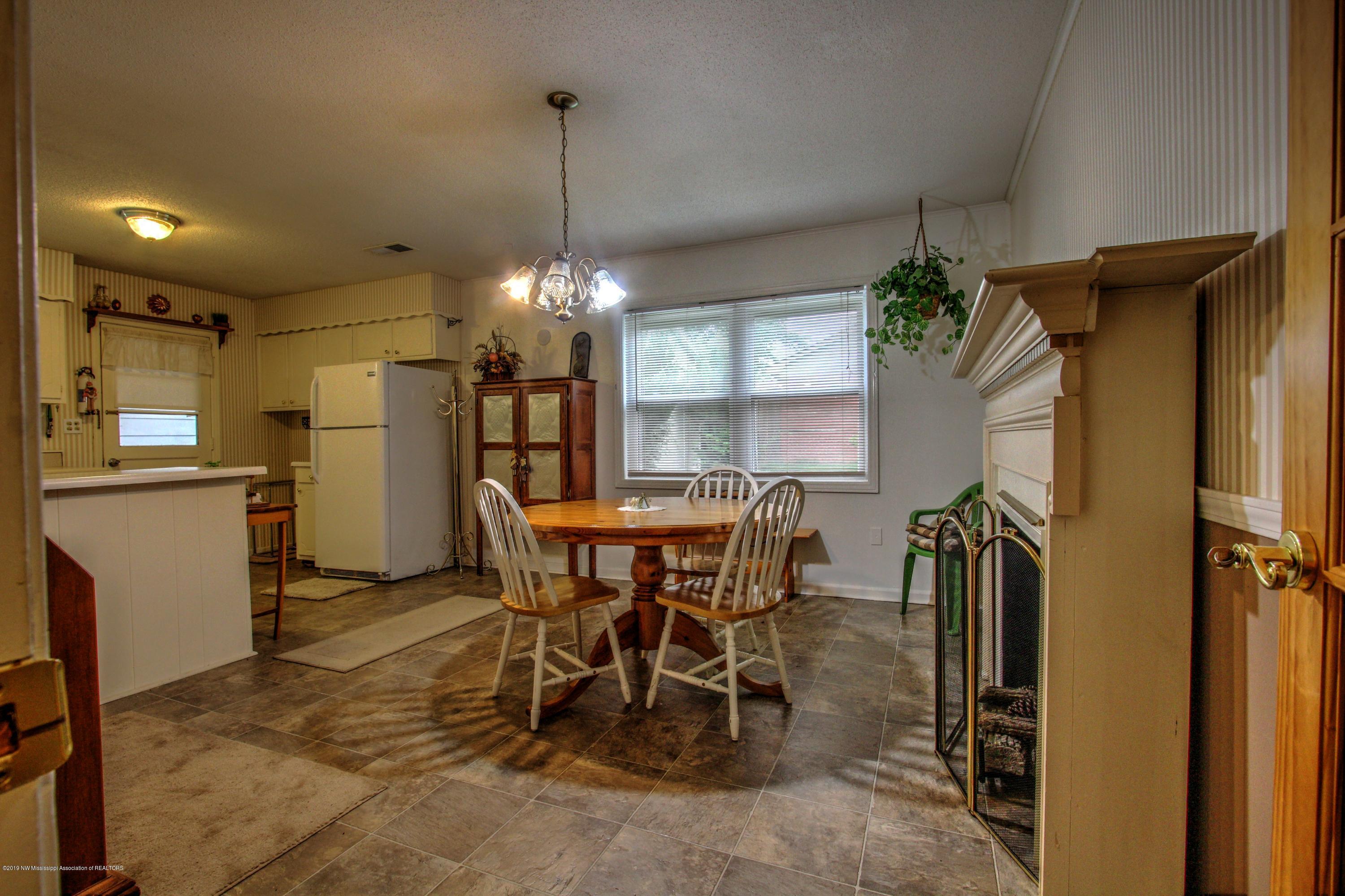7582 Rockingham Drive Southaven, MS 38671 - Photo 3 of 13 IMG_5366_7_8